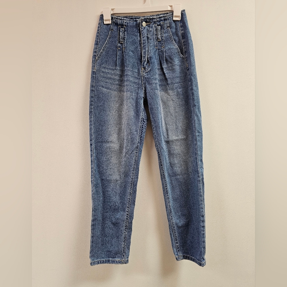 High-waist straight-leg jeans
